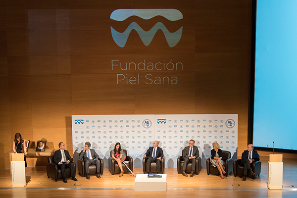 Presentación de la Fundación Piel Sana en Granada